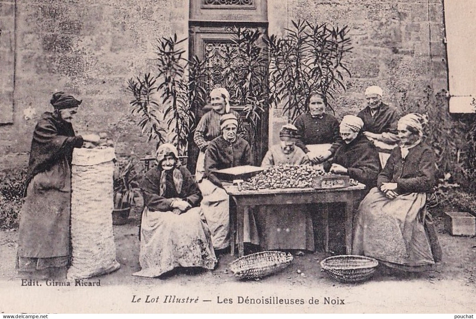 A18-46) GOURDON - LOT - LES  DENOISILLEUSES  DE  NOIX - TRES  ANIMEE - EDIT. GIRMA  RICARD - ( 2 SCANS  ) - Gourdon