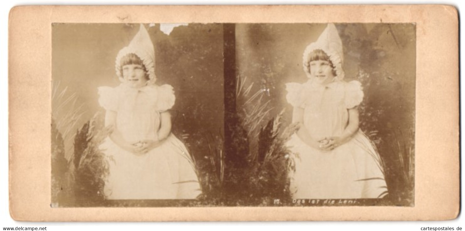 Stereo-Fotografie Unbekannter Fotograf Und Ort, Niedliches Kleines Mädchen Leni Im Weissen Kleid Mit Zipfelmütze  - Photos Stéréoscopiques