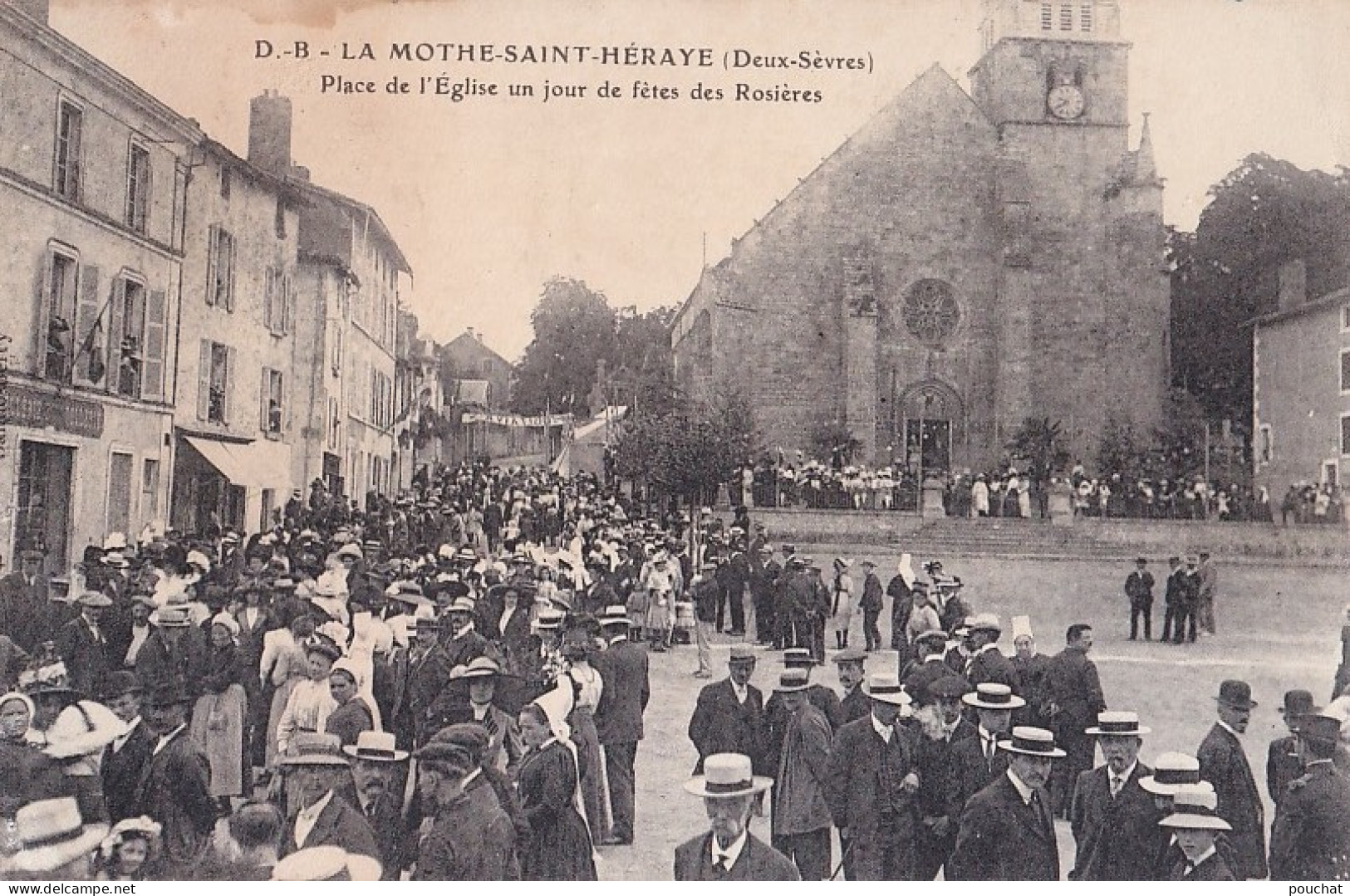 79) LA MOTHE SAINT HERAYE - DEUX - SEVRES - PLACE DE L' EGLISE - UN JOUR DE FETES DES ROSIERES - ANIMATION - ( 2 SCANS ) - La Mothe Saint Heray