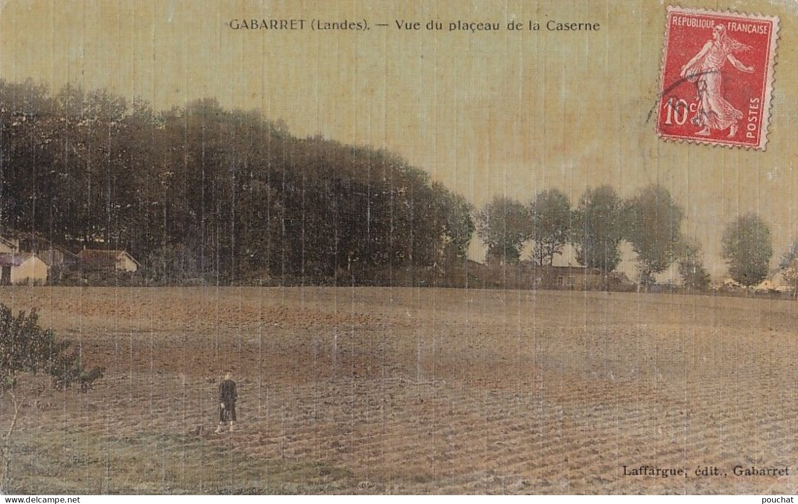 B15-40) GABARRET - LANDES - VUE DU  PLACEAU  DE LA CASERNE - CARTE TOILEE COULEURS - EN 1909   - Gabarret