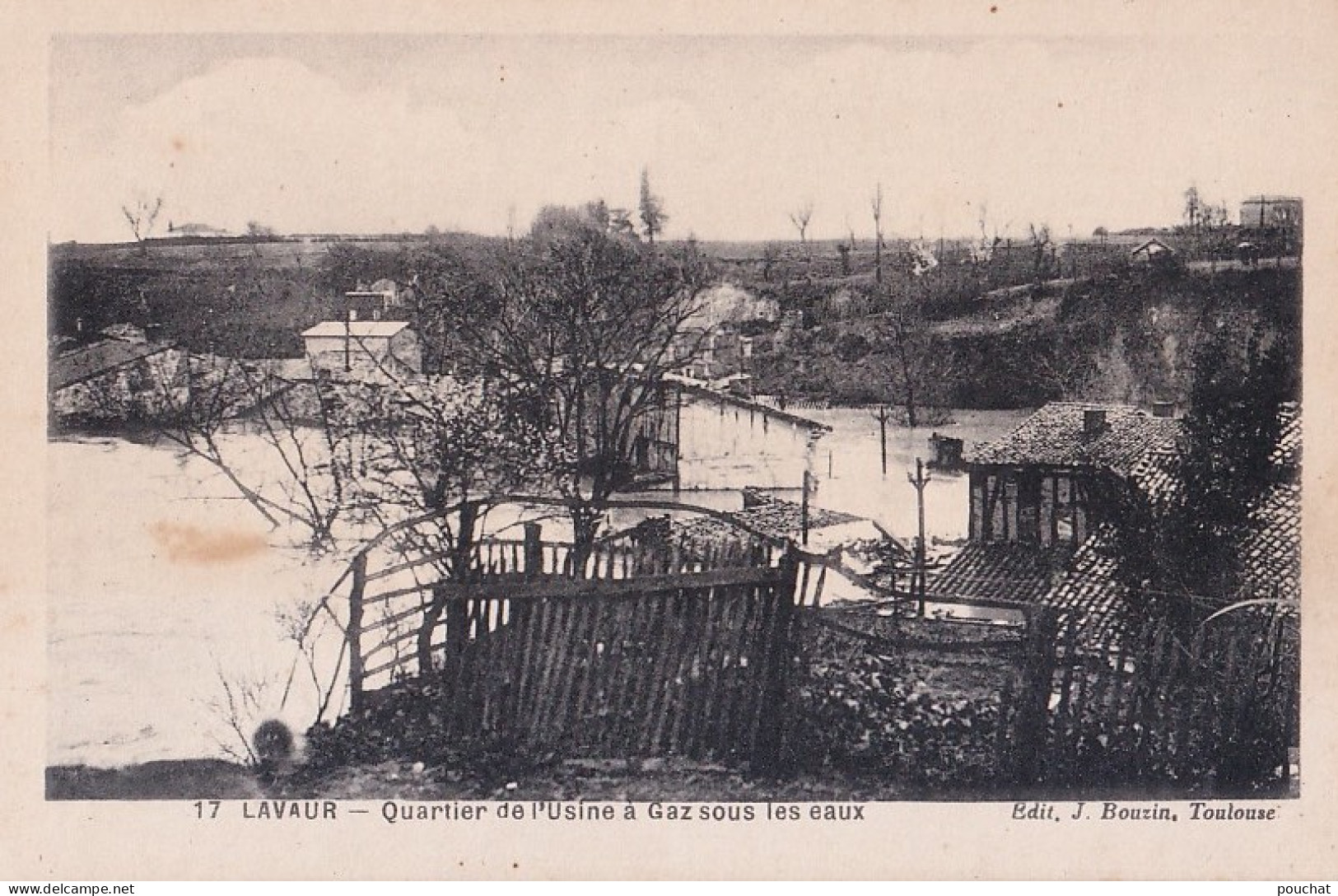 B25-81) LAVAUR - TARN - QUARTIER DE L ' USINE A  GAZ  SOUS  LES  EAUX - EDIT. BOUZIN - TOULOUSE - ( 2 SCANS ) - Lavaur