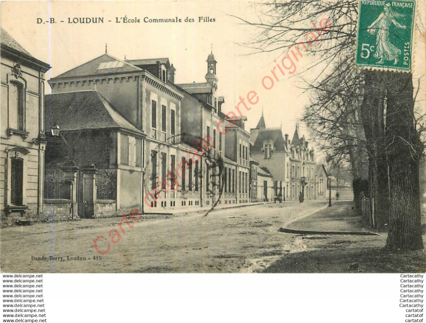 86.  LOUDUN . Ecole Communal Des Filles . - Loudun