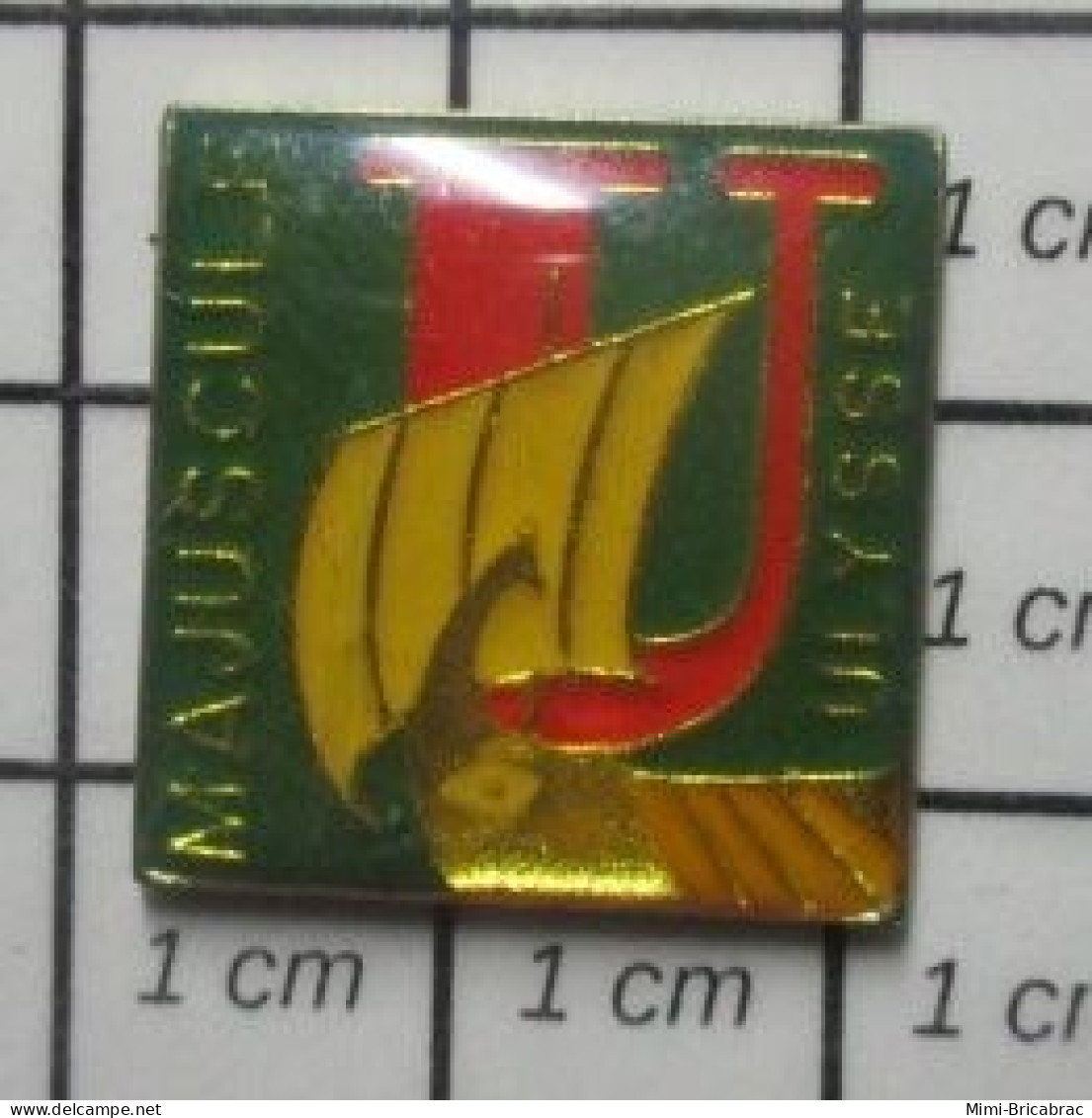 SP10 Pin's Pins / Beau Et Rare / ANIMAUX / LETTRE U MAJUSCULE LIBRAIRIE PAPETERIE ULYSSE BATEAU VOILIER - Bateaux