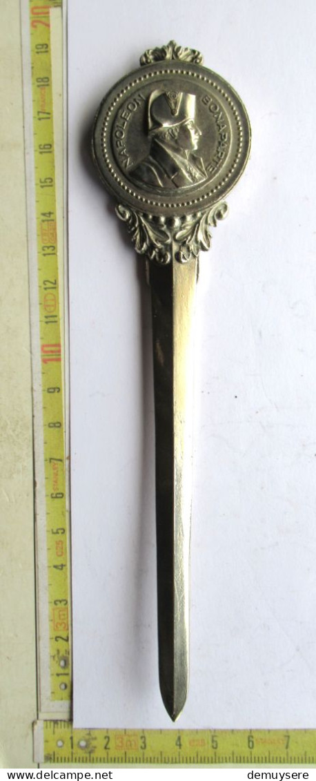 LADE 37 - PARIS NAPOLEON BONAPARTE - Letter-opener