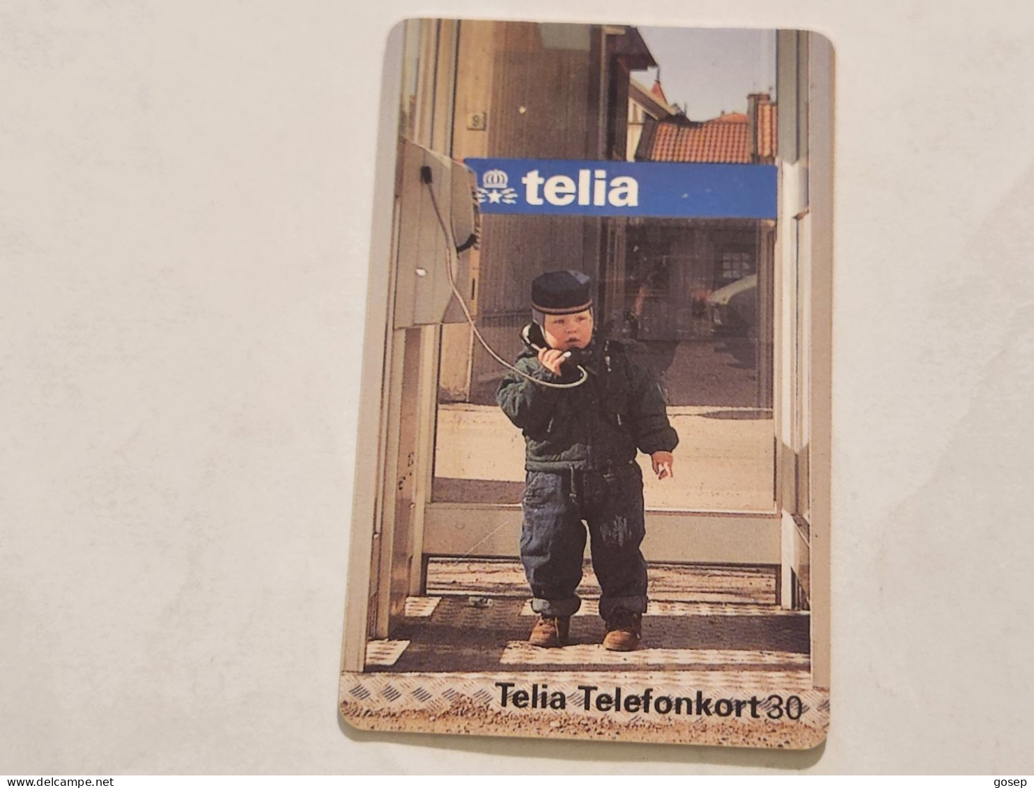 SWEDEN-(SE-TEL-030-0105)-Baby In A Phone Boot-(14)(Telefonkort 30)(tirage-100.000)(22976)-used Card+1card Prepiad Free - Schweden