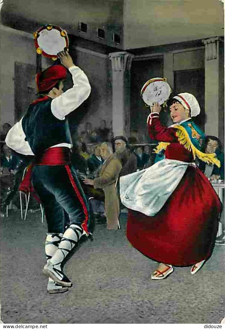 Folklore - Danses - Pays Catalan - Danseurs Dansant L'Entrellacada - Voir Scans Recto Verso - Bailes
