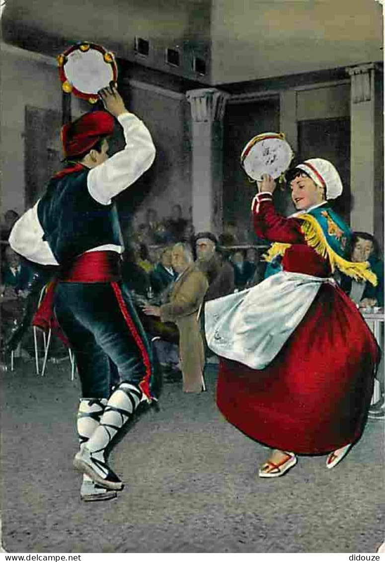 Folklore - Danses - Pays Catalan - Danseurs Dansant L'Entrellacada - Voir Scans Recto Verso - Dances