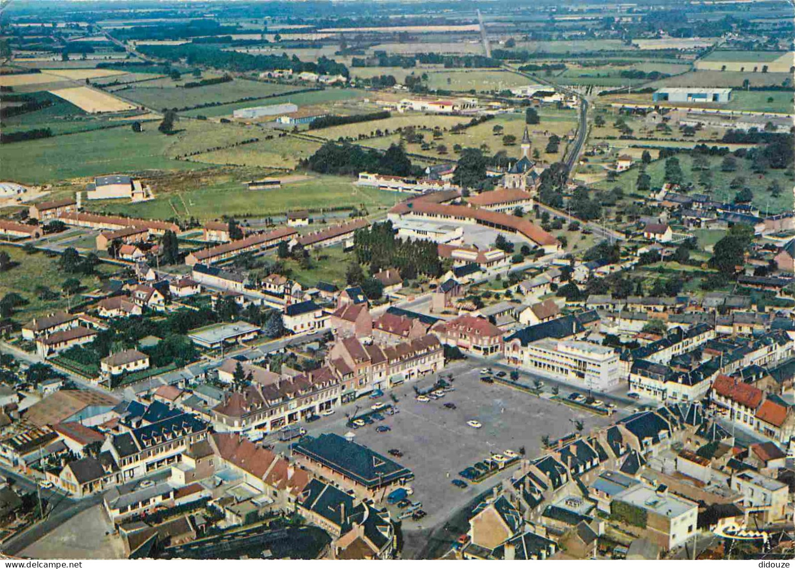 60 - Formerie - Vue Générale Aérienne - CPM - Flamme Postale - Voir Scans Recto-Verso - Formerie