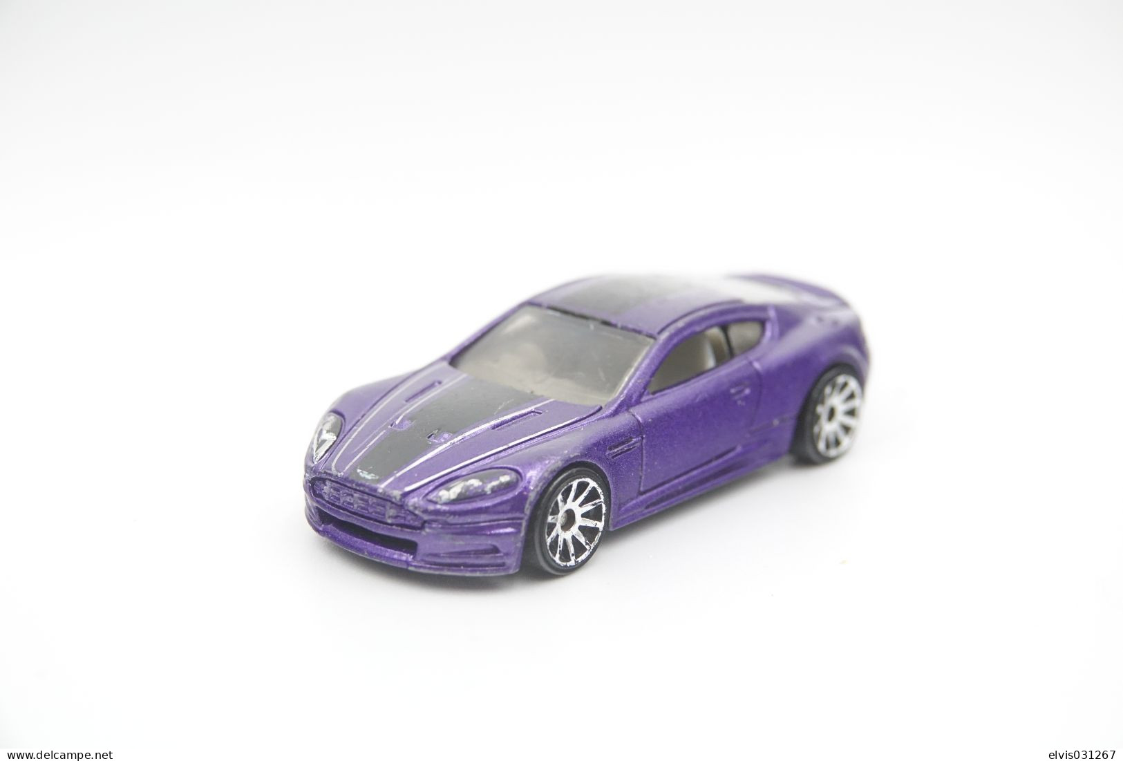 Hot Wheels Mattel 2010 Aston Martin DBS Issued 2017, Scale 1/64 - Matchbox (Lesney)