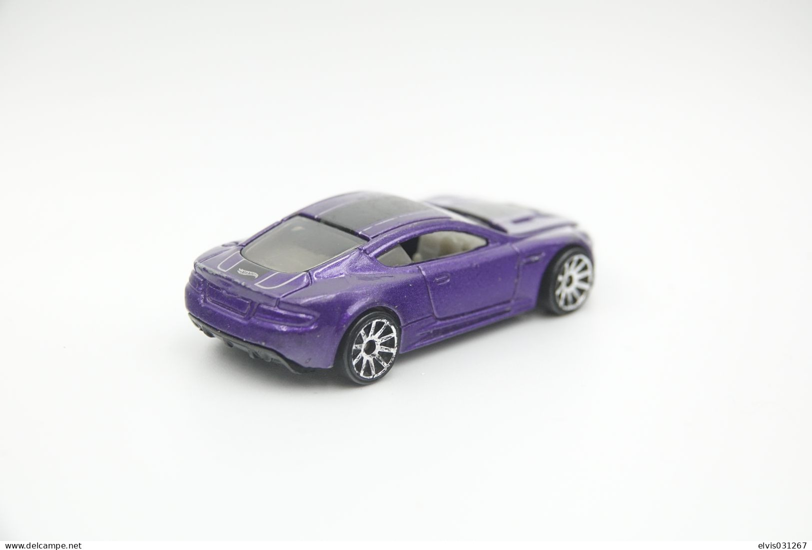 Hot Wheels Mattel 2010 Aston Martin DBS Issued 2017, Scale 1/64 - Matchbox (Lesney)