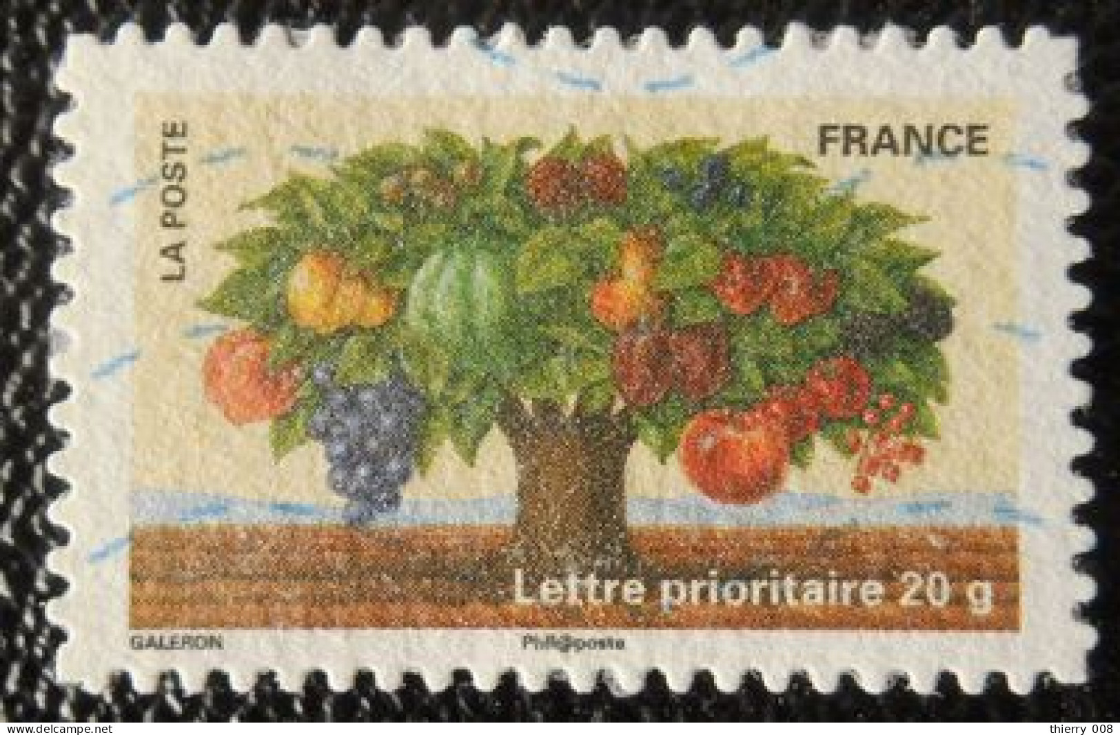 530 France 2011 Oblitéré Autoadhésif  Fête Du Timbre La Terre Arbre Avec Fruits - Other & Unclassified