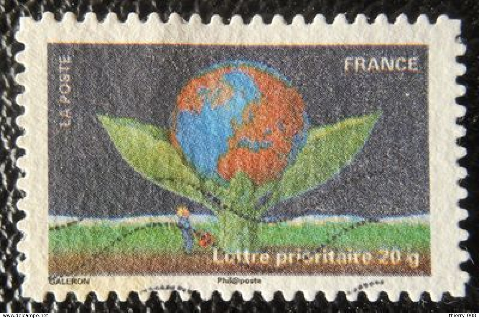 535 France 2011 Oblitéré Autoadhésif  Fête Du Timbre La Terre Homme Arrosant Une Plante Contenant La Terre - Andere & Zonder Classificatie