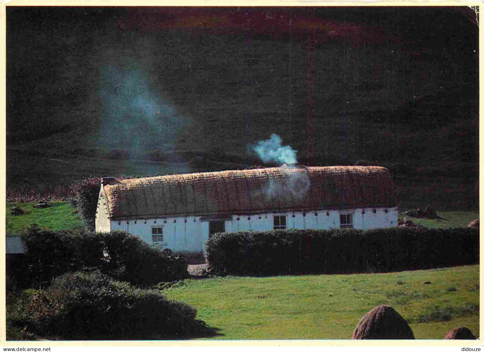 Irlande - An Irish Cottage - 35 - Ireland People And Places Card - CPM - Voir Scans Recto-Verso - Autres & Non Classés