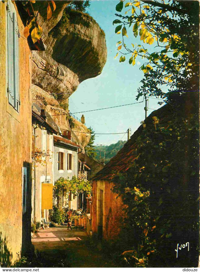 24 - Les Eyzies - La Rue Du Moyen Age - CPM - Voir Scans Recto-Verso - Les Eyzies