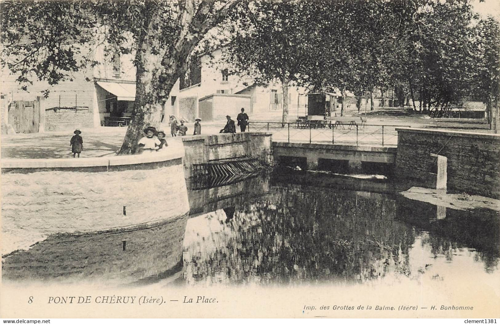 Pont De Cheruy La Place - Pont-de-Chéruy