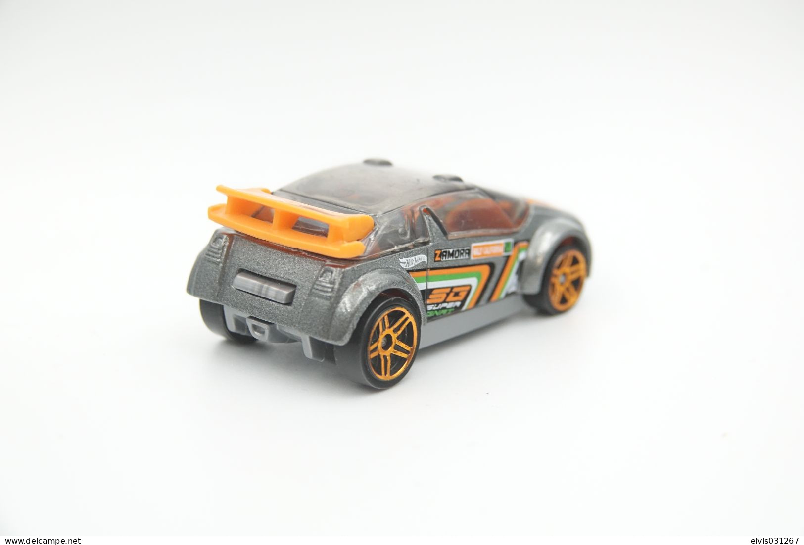 Hot Wheels Mattel Super Gnat -  Issued 2011, Scale 1/64 - Matchbox (Lesney)