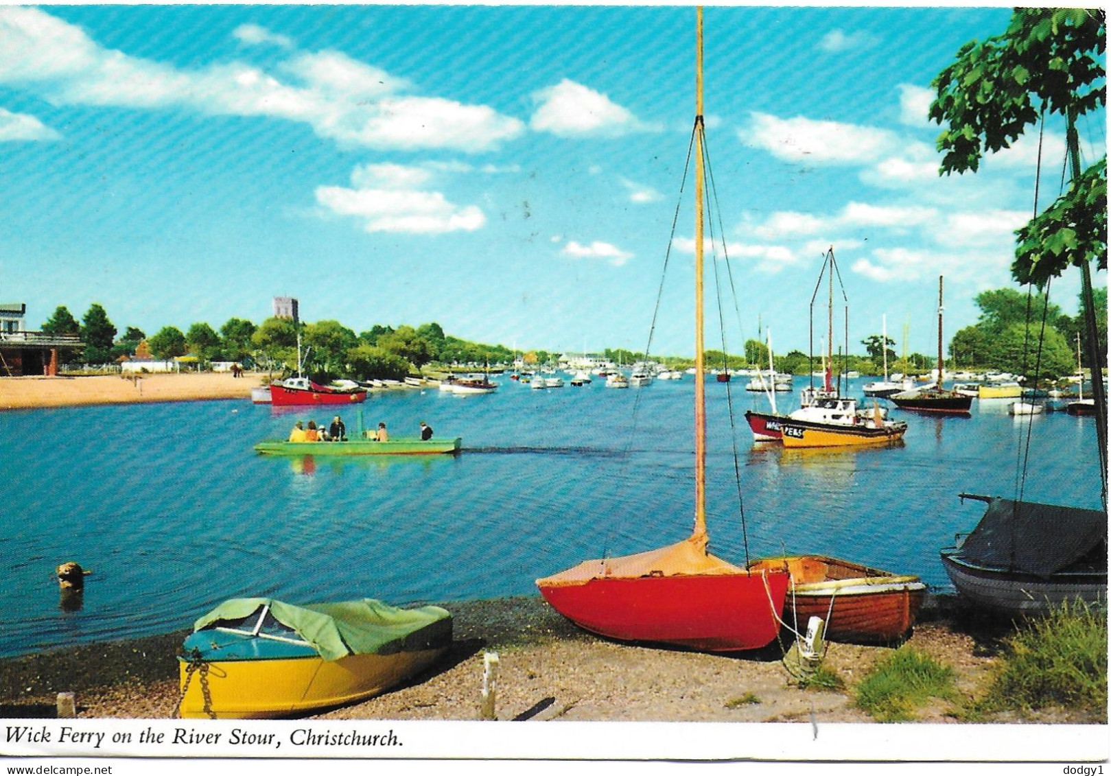 WICK FERRY ON THE RIVER STOUR, CHRISTCHURCH, ENGLAND. Circa 1973 USED POSTCARD   M6 - Autres & Non Classés