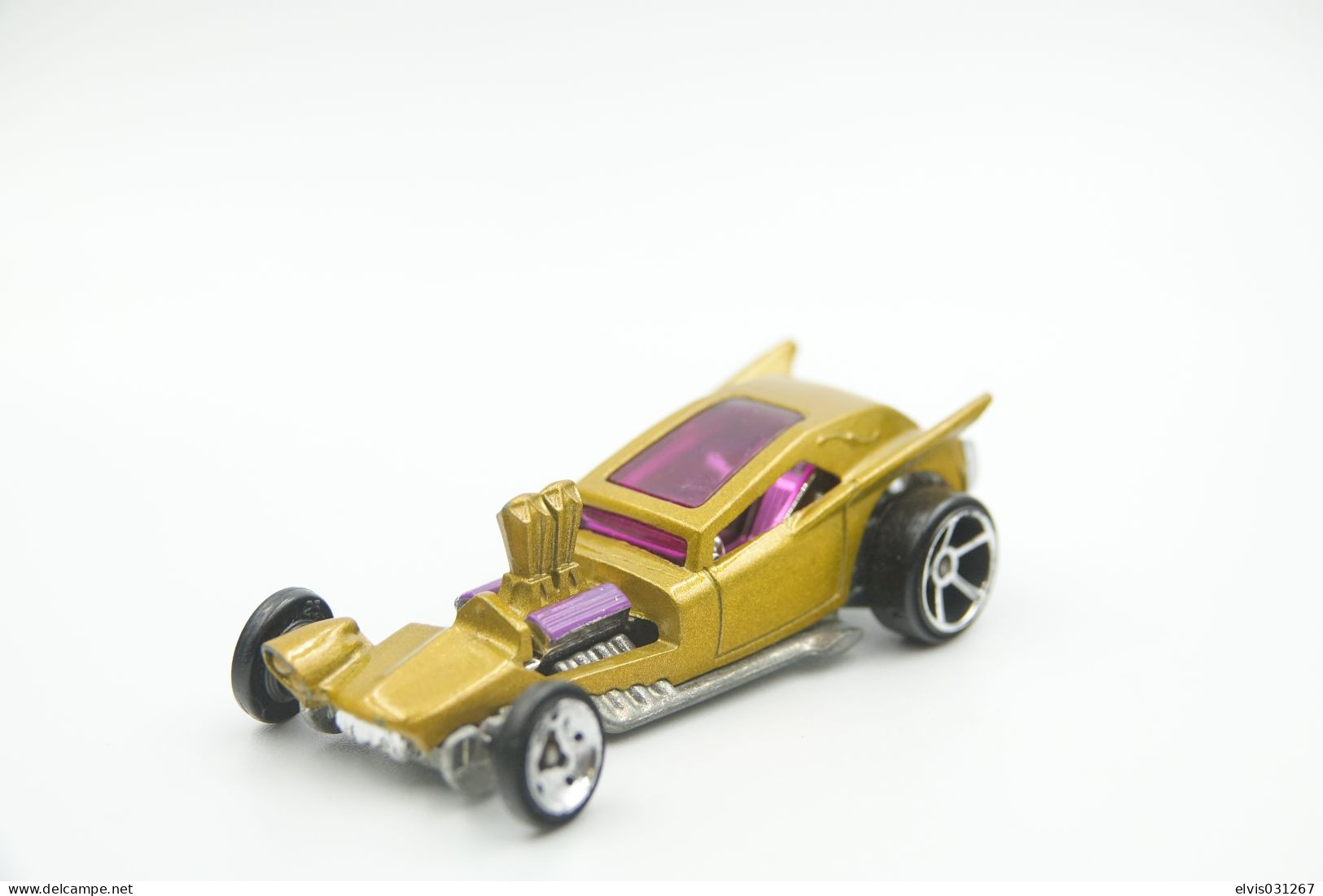 Hot Wheels Mattel Fangula -  Issued 2010 Scale 1/64 - Matchbox (Lesney)