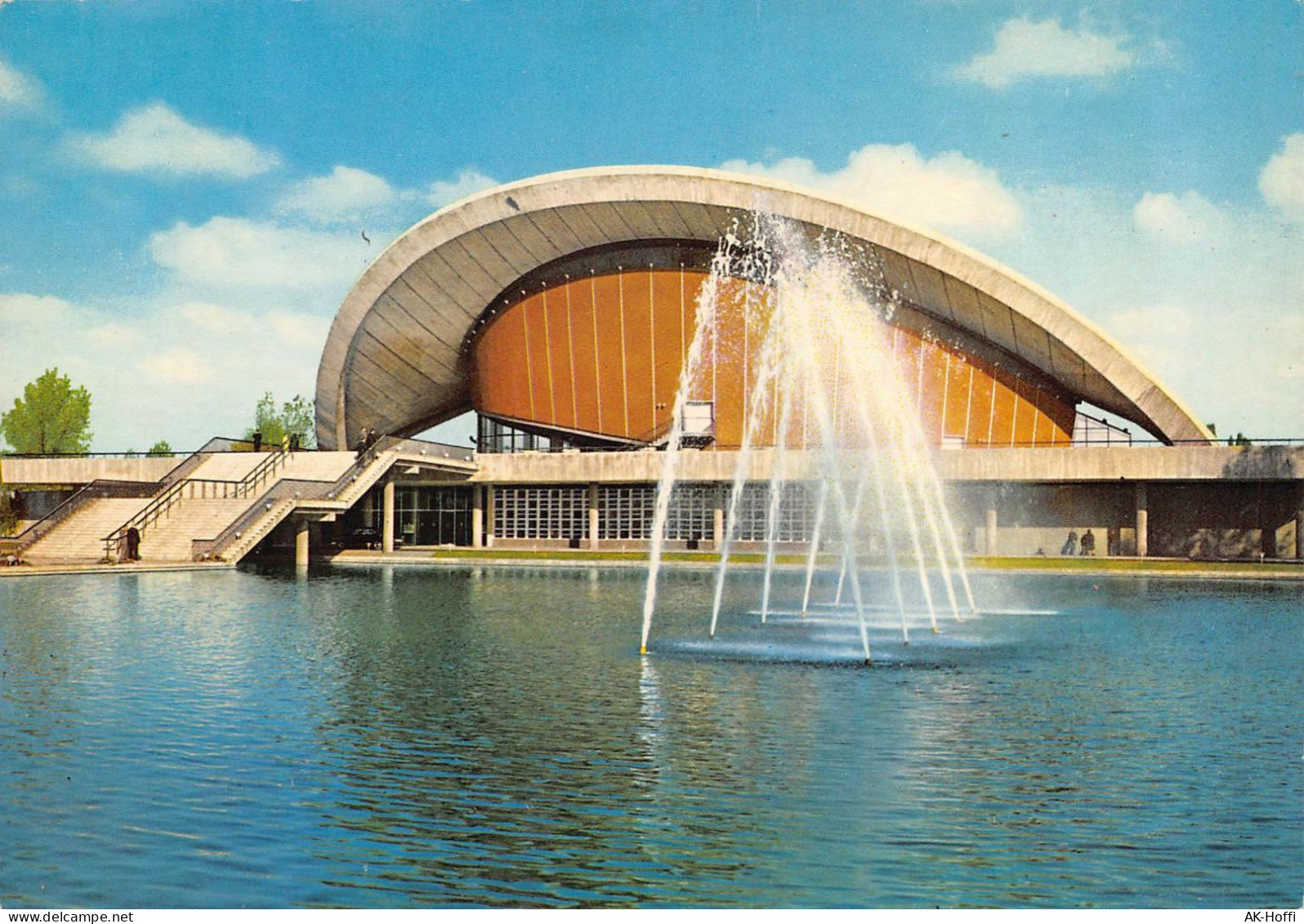 BERLIN - Kongreßhalle, Auster, Fontaine - Tiergarten