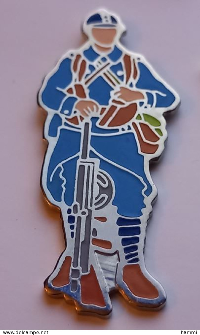 N458 Pin's Militaire Soldat Soldier Zouave Légionnaire GI ? De Quel Pays ? Français Guerre 14/18 39/45  Achat Immédiat - Armee