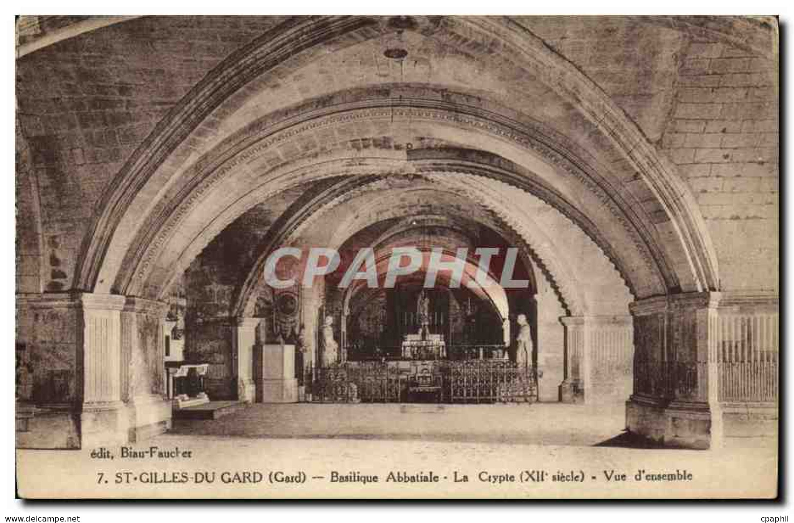 CPA Saint Gilles Du Gard Basilique Abbatiale Vue D Ensemble - Saint-Gilles
