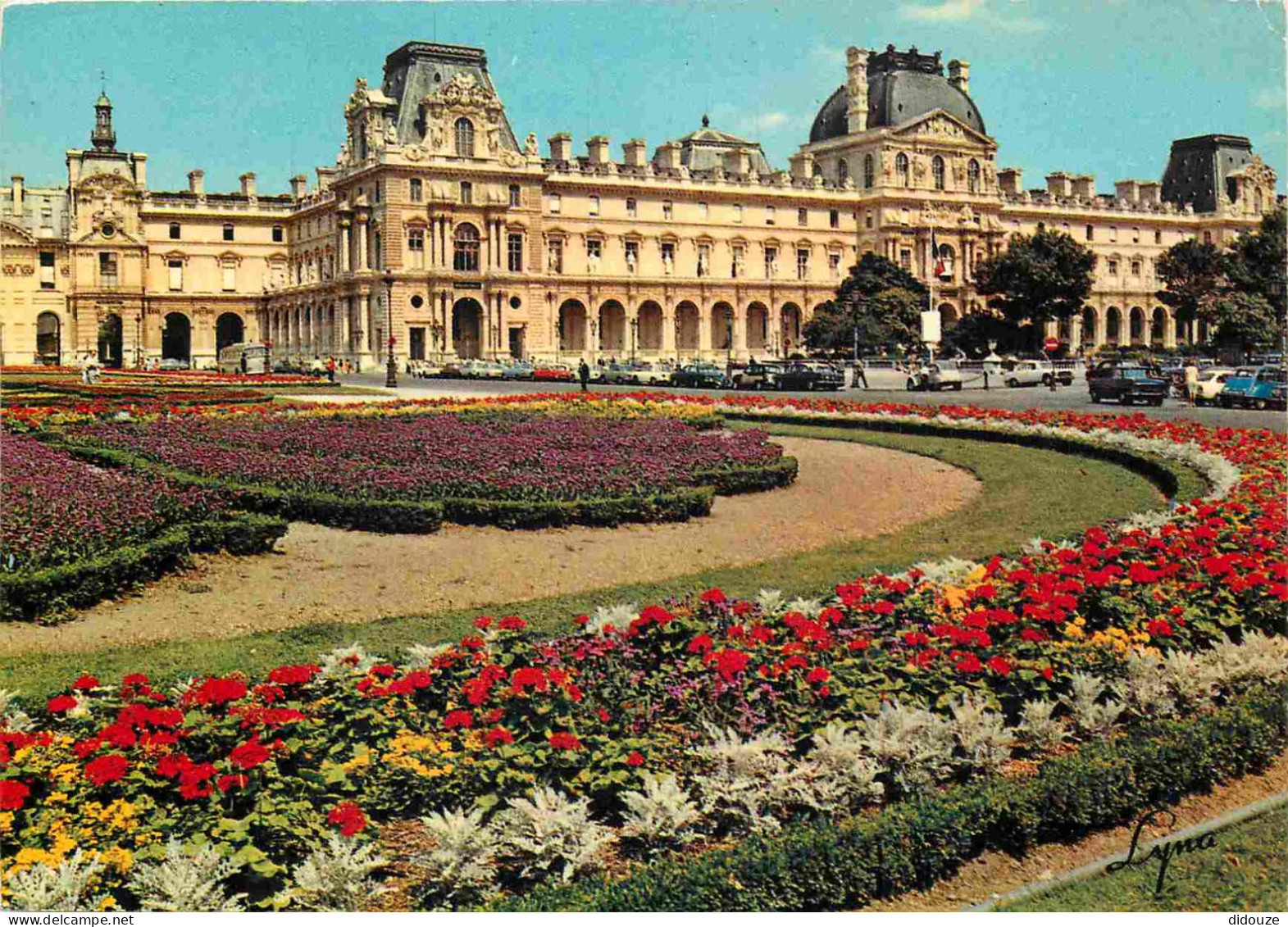 75 - Paris - Musée Du Louvre - Et Ses Jardins - Fleurs - CPM - Voir Scans Recto-Verso - Louvre