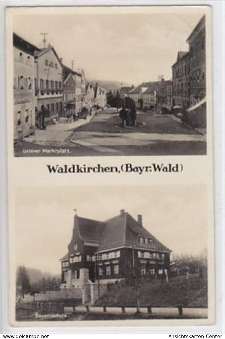 39024102 - Waldkirchen ( Bayr. Wald ). Untere Marktplatz Bauernschule Gelaufen 1935. Rueckseite Leicht Fleckig. Leichte - Passau