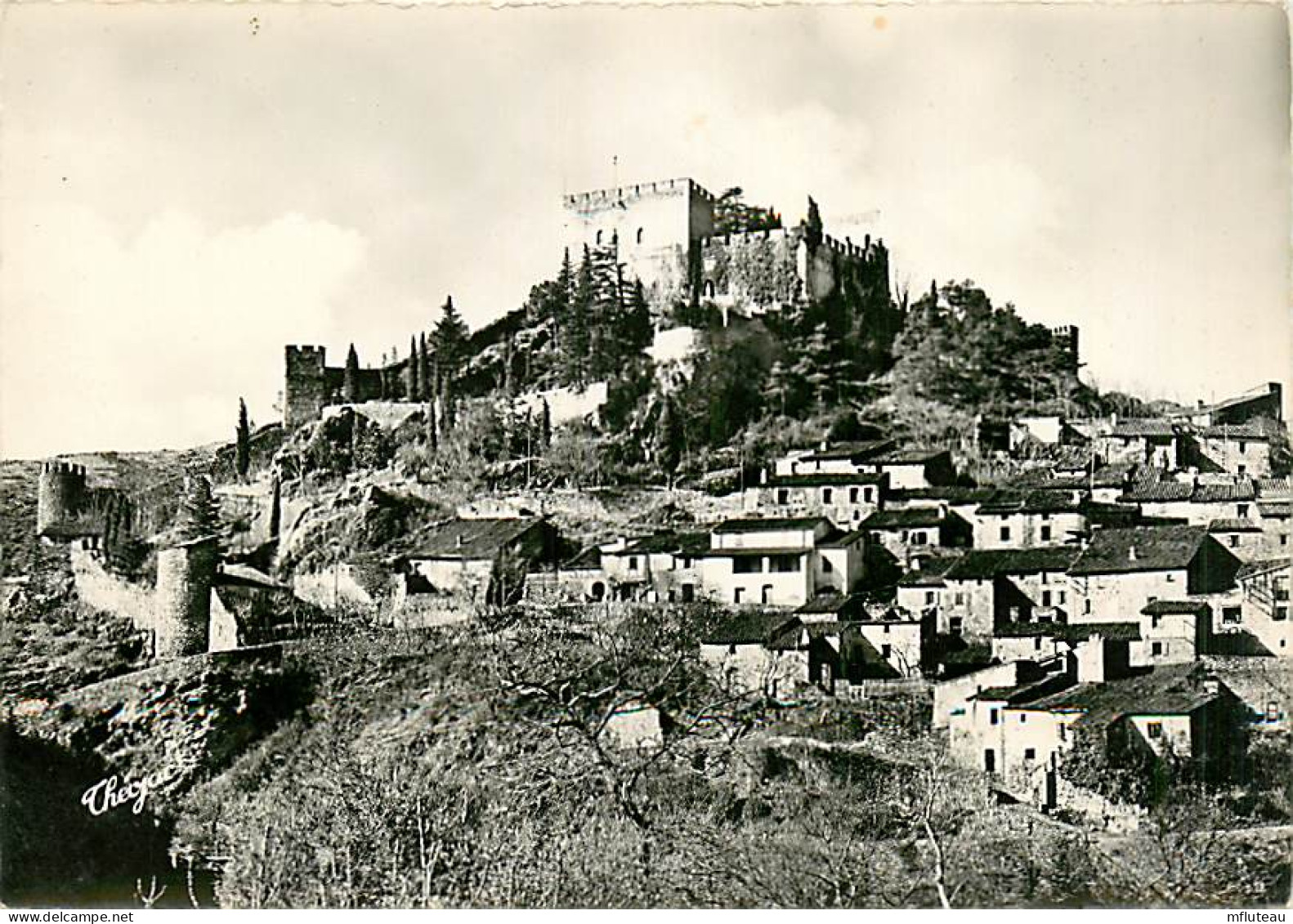 66* CASTELNOU PRES THUIR  Chateau CPSM (10x15cm)        MA72-0855 - Personaggi