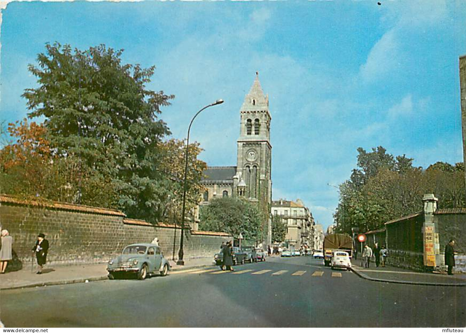 94* ST MANDE Eglise CPSM (10x15cm)         MA75-1150 - Saint Mande