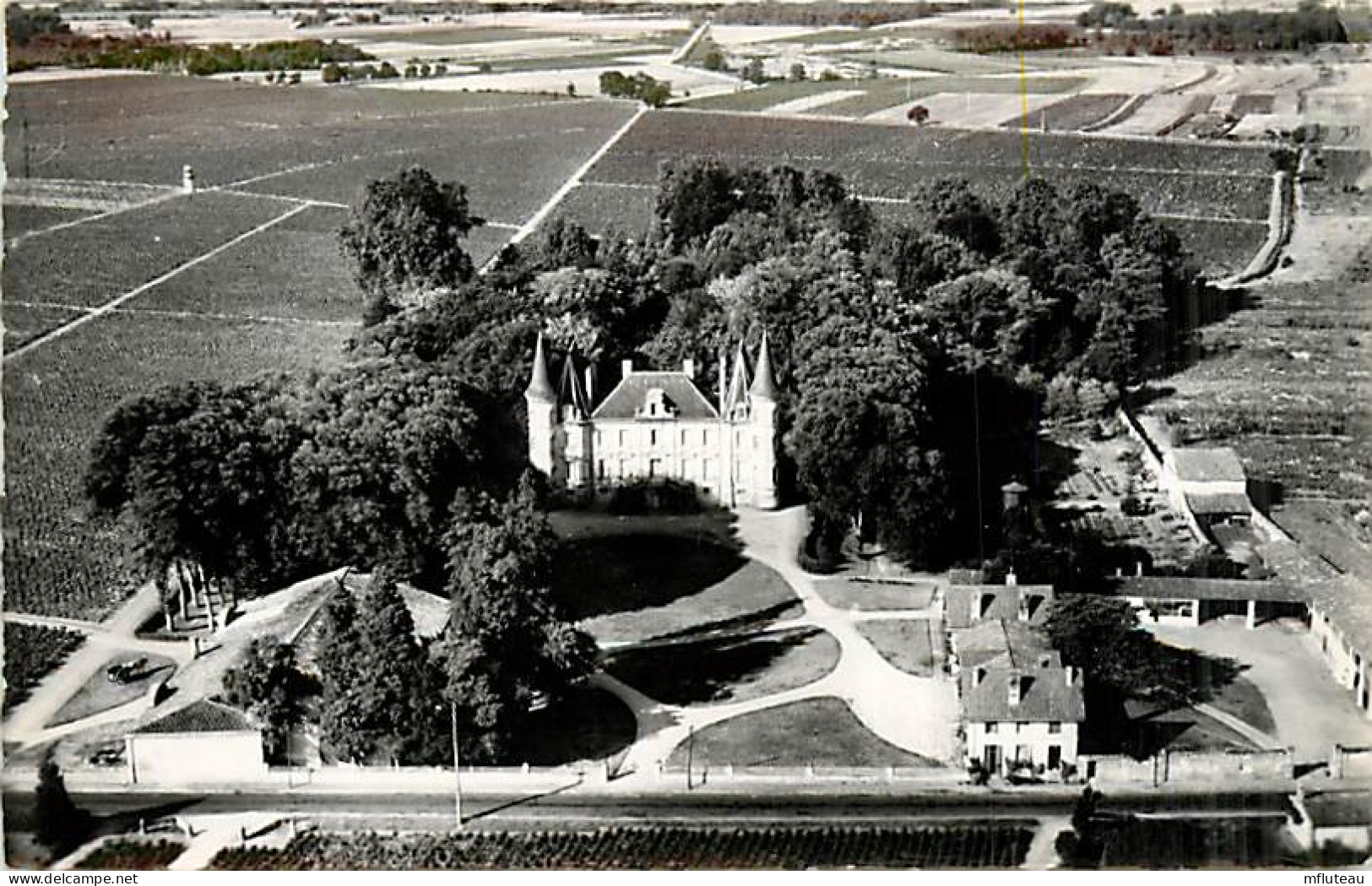 33* PAUILLAC  Chateau Pichon Longueville (CPSM  Petit Format)                    MA78-0101 - Pauillac