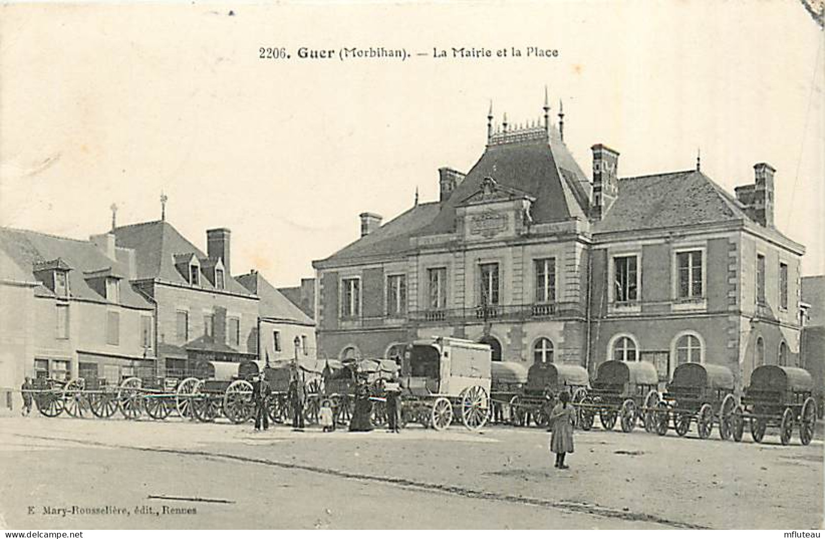 56* GUER Mairie - Place                    MA79-0697 - Guer Coetquidan