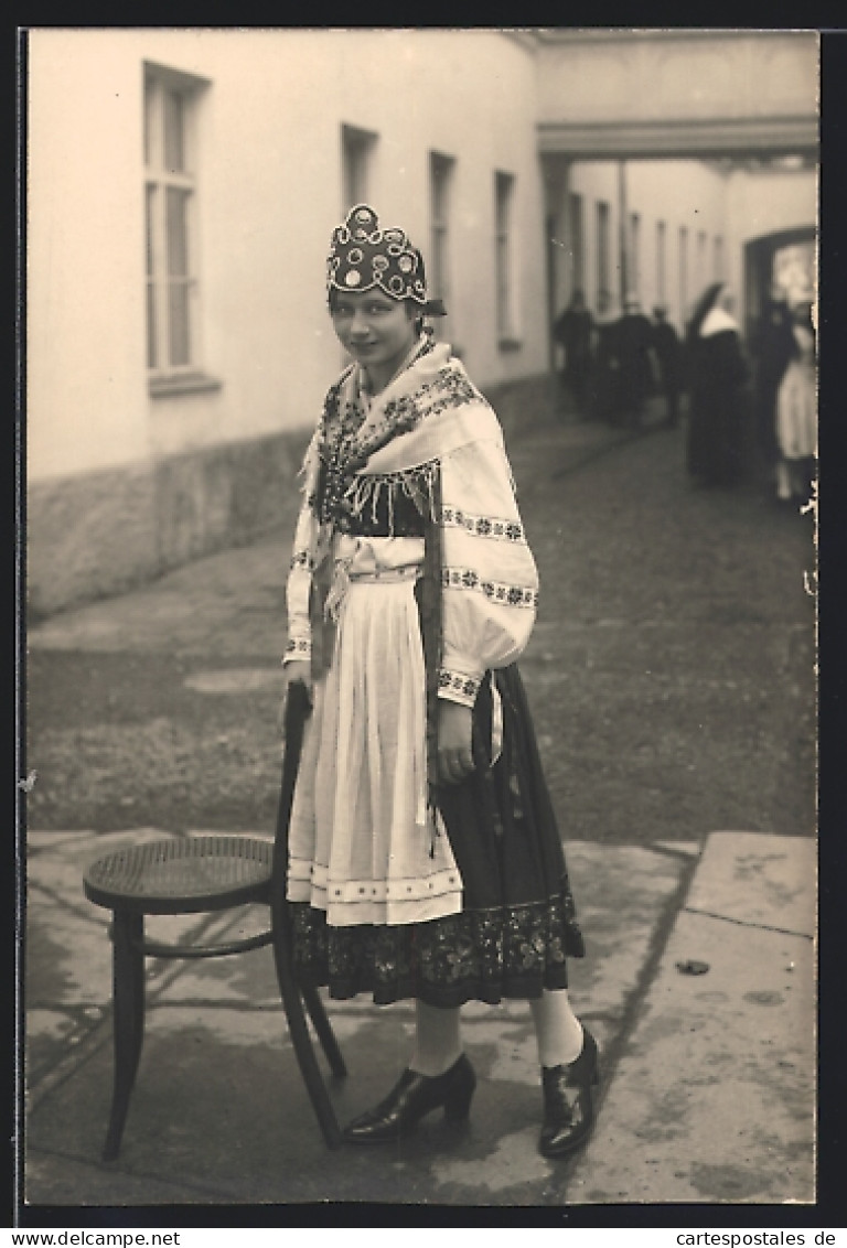 Foto-AK Altötting, Engl. Institut, Kostümierte Frau Zum Fasching 1929  - Carnival
