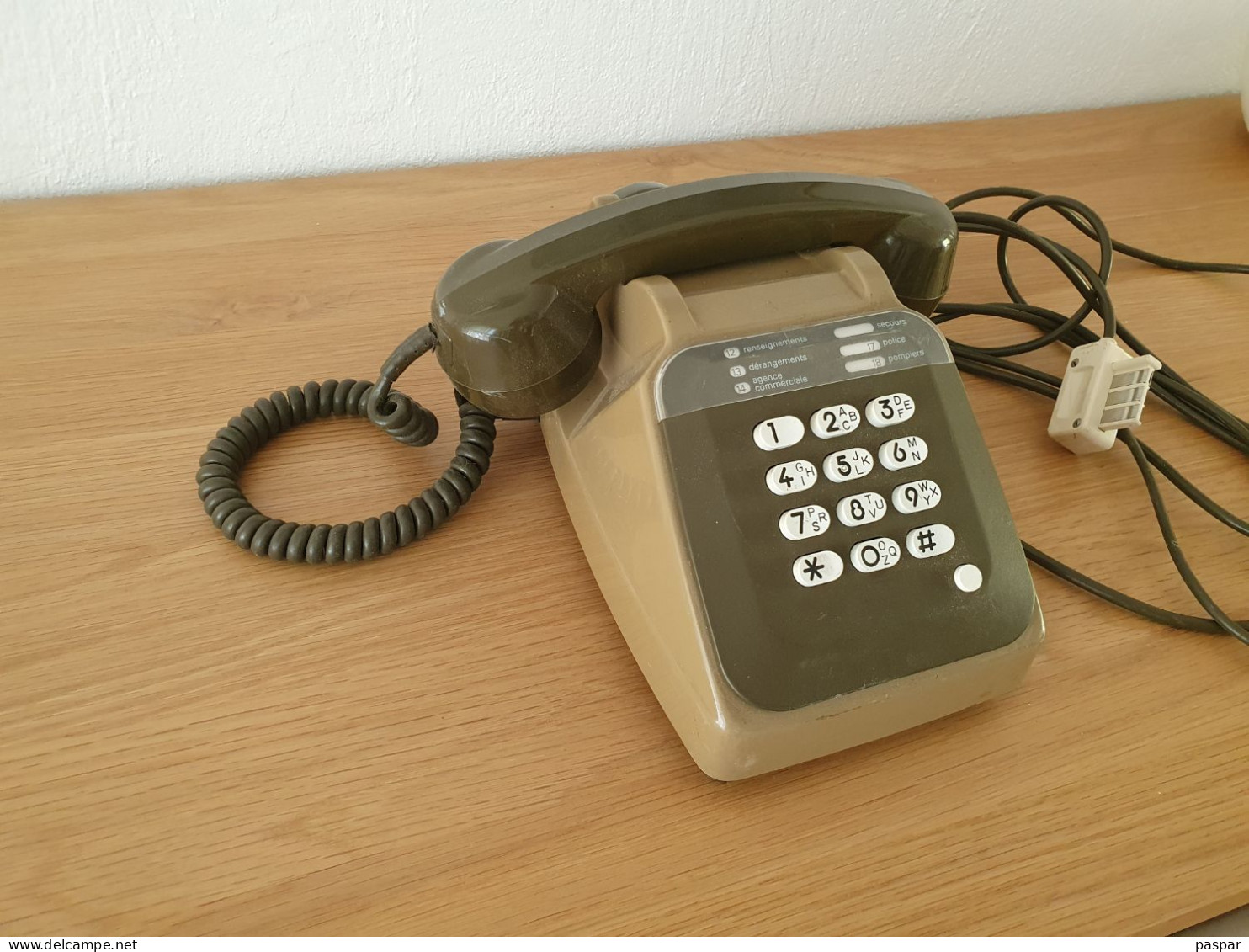 Téléphone Vintage Socotel S63 à Touches Marron Années 1980 - Telefoontechniek