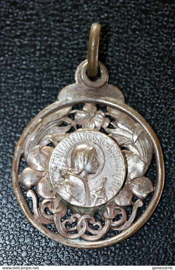 Médaillon Pendentif Médaille Religieuse Début XXe "Bienheureuse Jeanne D'Arc" Religious Medal - Religion & Esotérisme