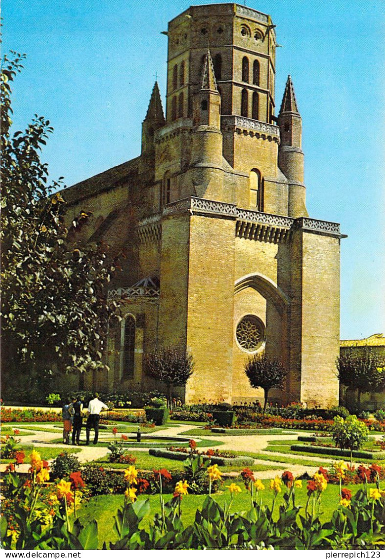 81 - Lavaur - Cathédrale Saint Alain - Square Général Bressolles - Lavaur