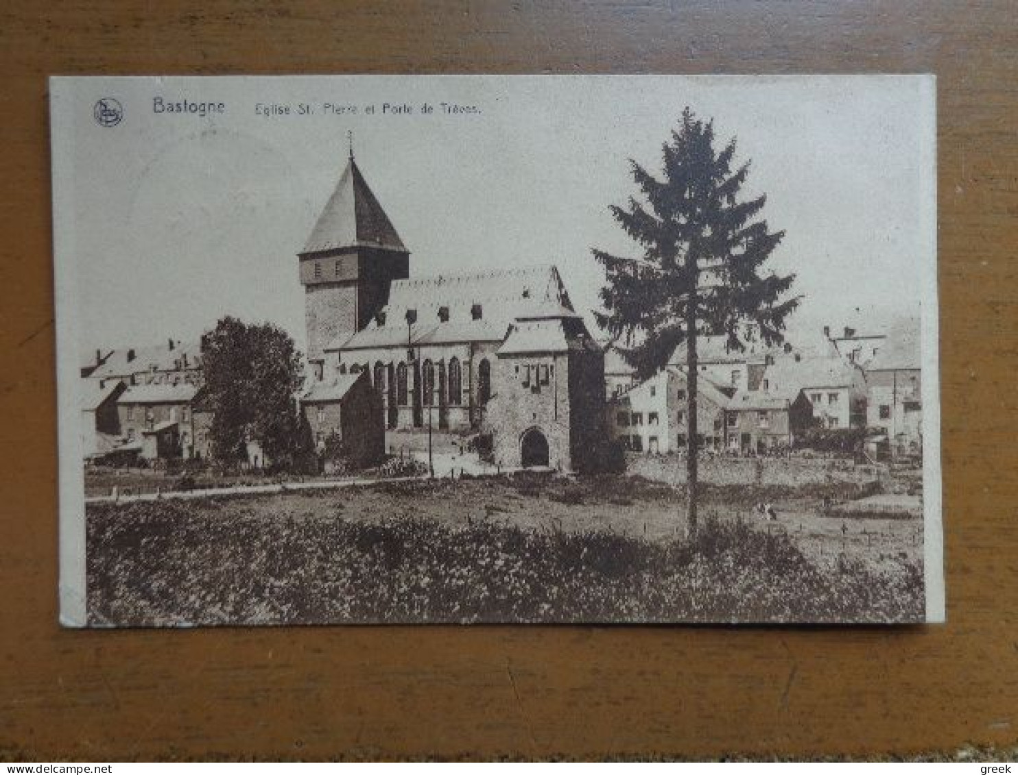 Bastogne: Eglise St Pierre Et Porte De Trèves -> Beschreven . - Bastogne