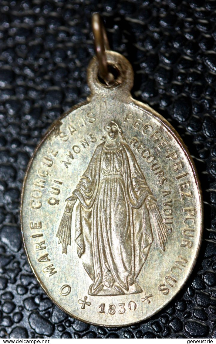 Pendentif Médaille Religieuse Début XXe "Sainte Geneviève, Patronne De Paris / Médaille Miraculeuse" Religious Medal - Religion & Esotérisme