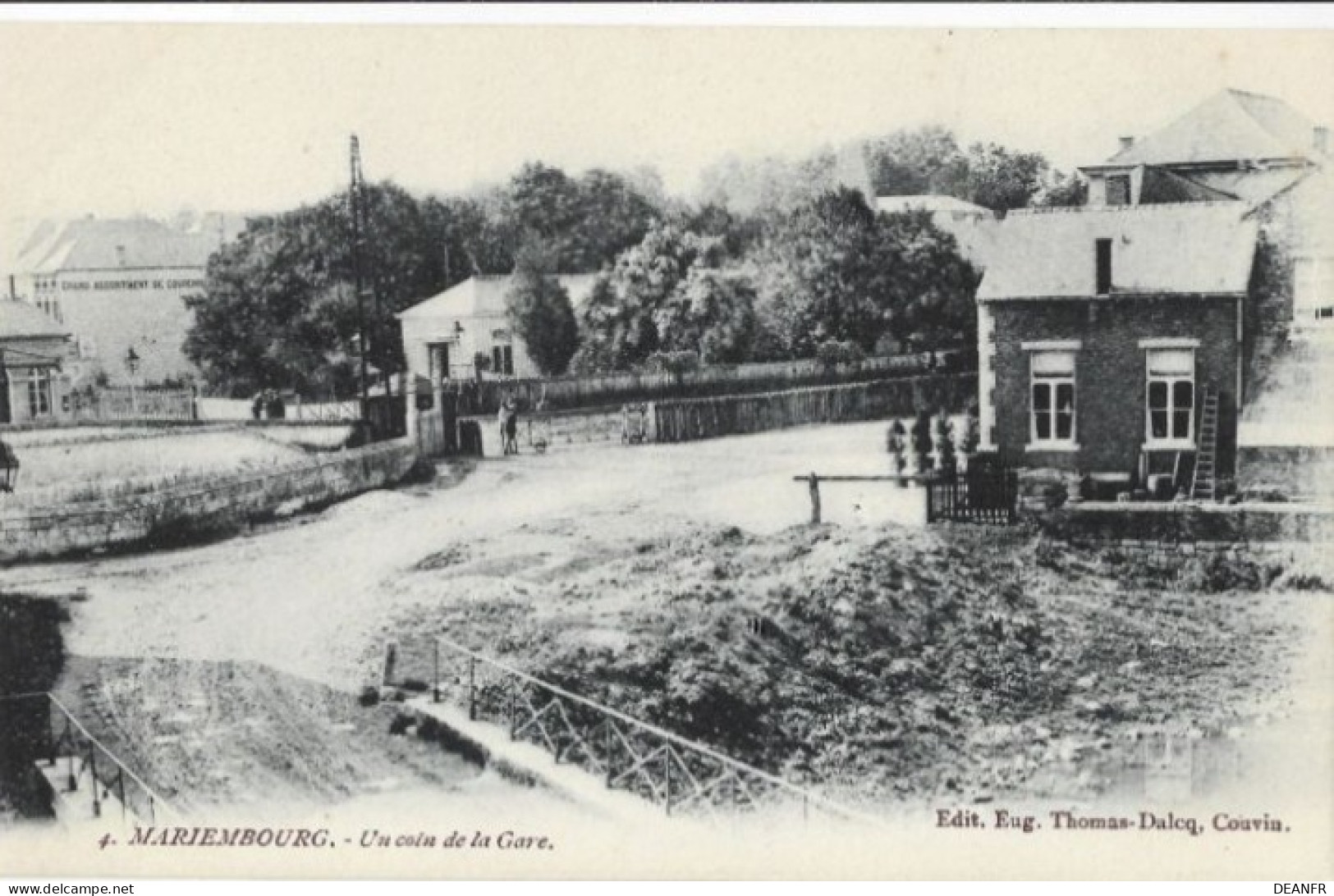 MARIEMBOURG : Un Coin De La Gare. Carte Impeccable. - Couvin