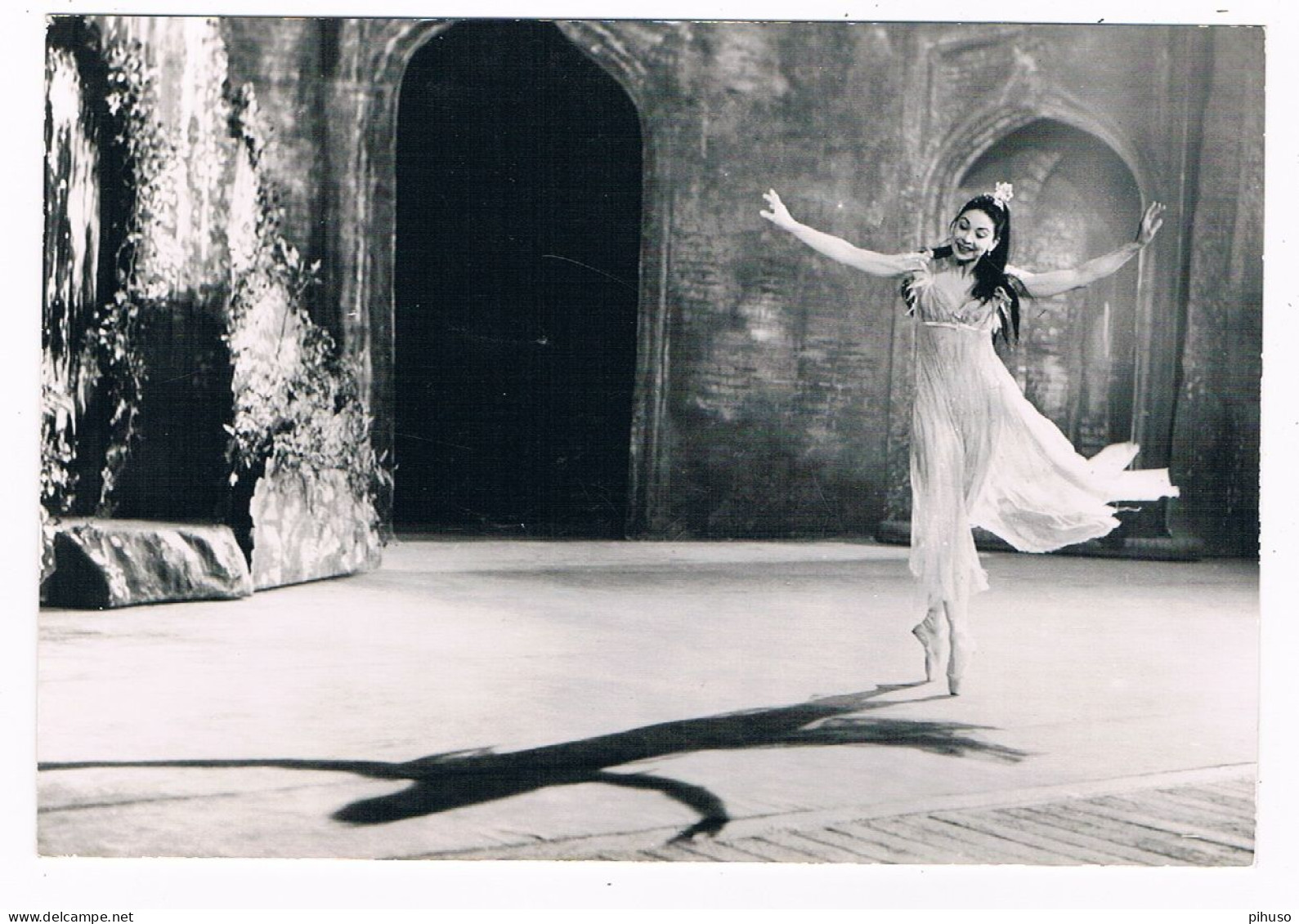 BALLET-17  The Royal Ballet - Margot Fonteyn - Dance