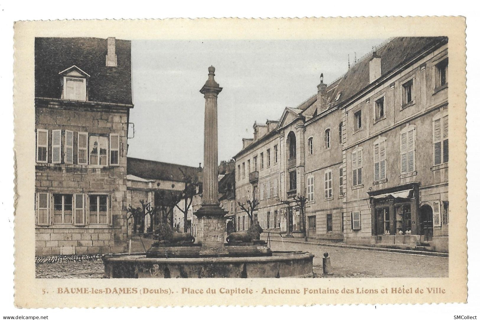 Baume Les Dames, Place Du Capitole, Ancienne Fontaine Des Lions Et Hotel De Ville. Carte Inédite (10057) - Baume Les Dames