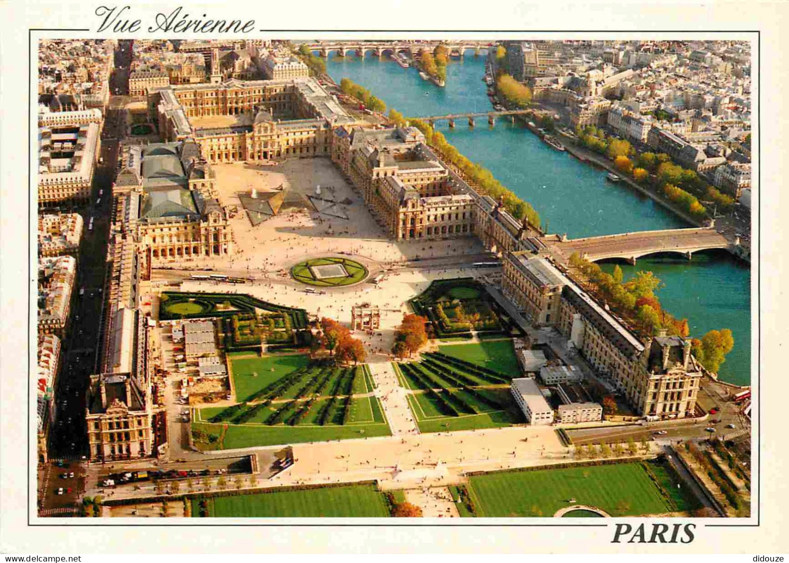 75 - Paris - Musée Du Louvre - Vue Aérienne - CPM - Voir Scans Recto-Verso - Louvre