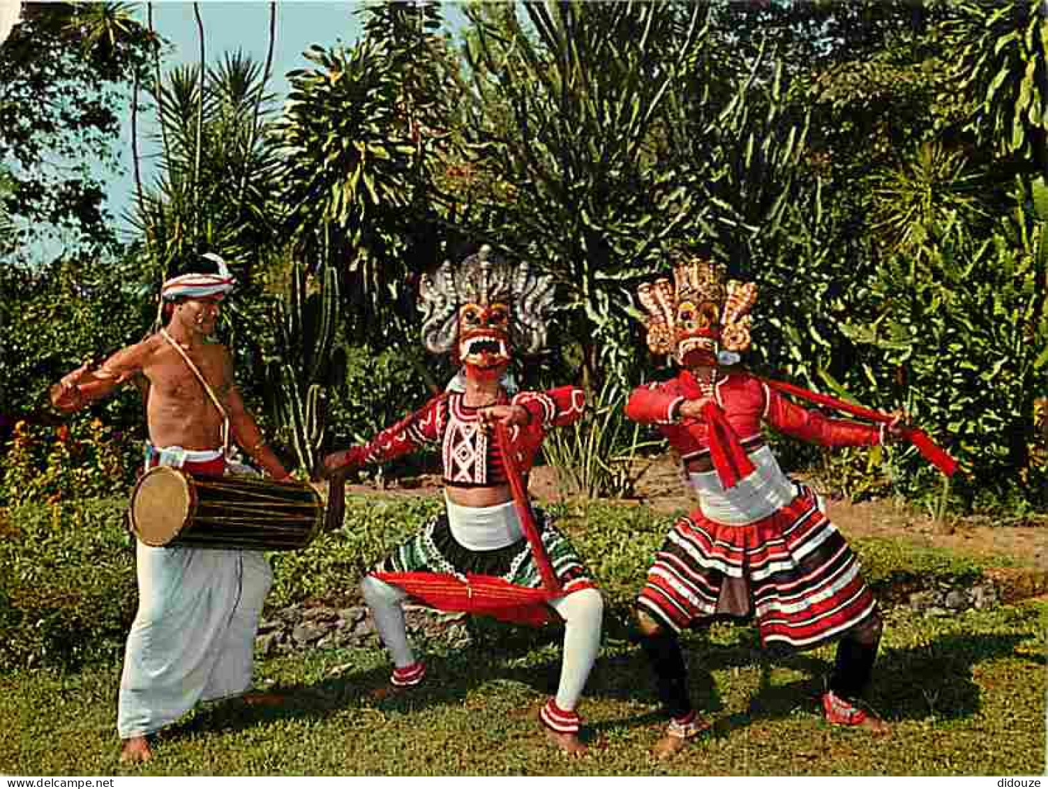 Folklore - Danses - Sri Lanka - Danseurs - Masques - Voir Scans Recto Verso - Tänze