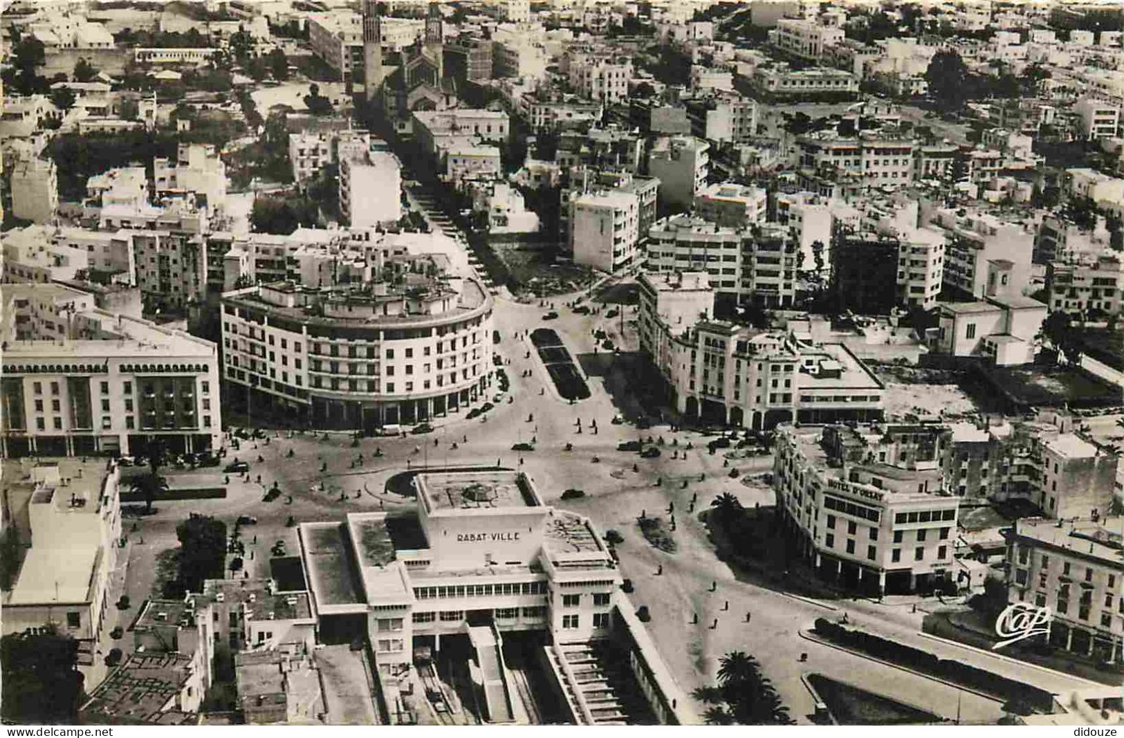 Maroc - Rabat - La Gare Et La Place Lyautey - Photo Aérienne - Carte Dentelée - CPSM Format CPA - Voir Timbres Poste Aér - Rabat