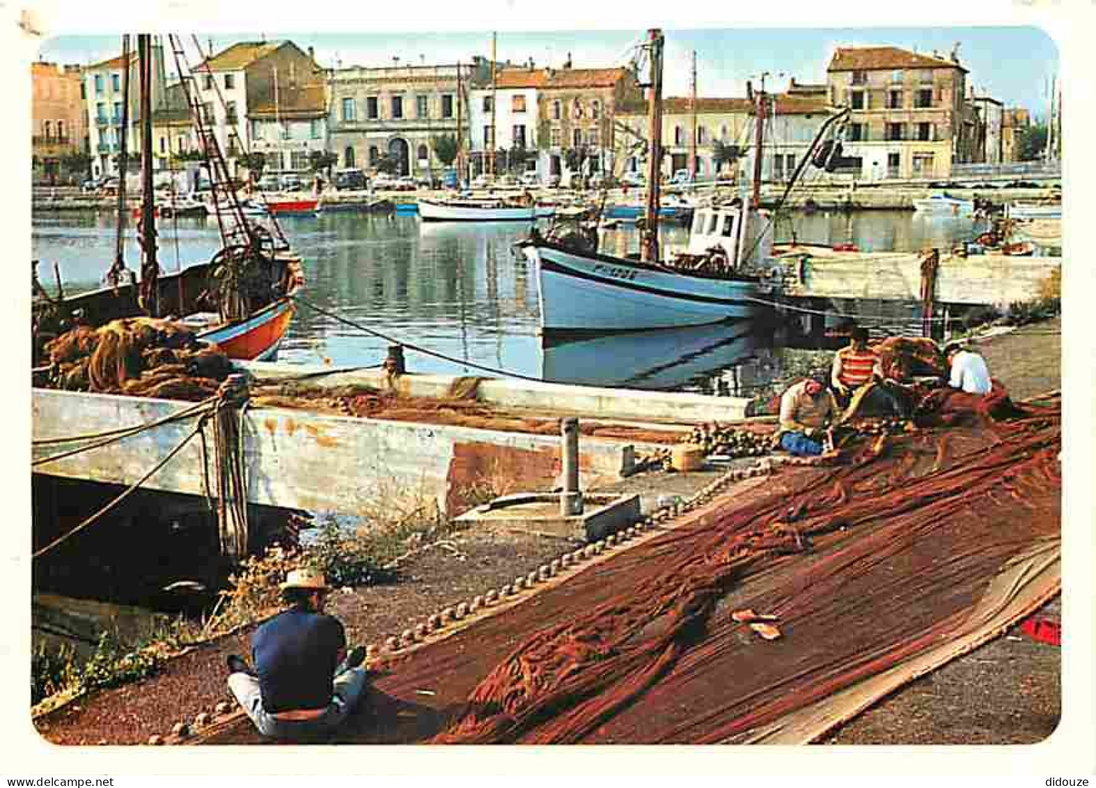 11 - Port La Nouvelle - Le Port, Remaillage Des Filets - Pecheurs - CPM - Voir Scans Recto-Verso - Port La Nouvelle