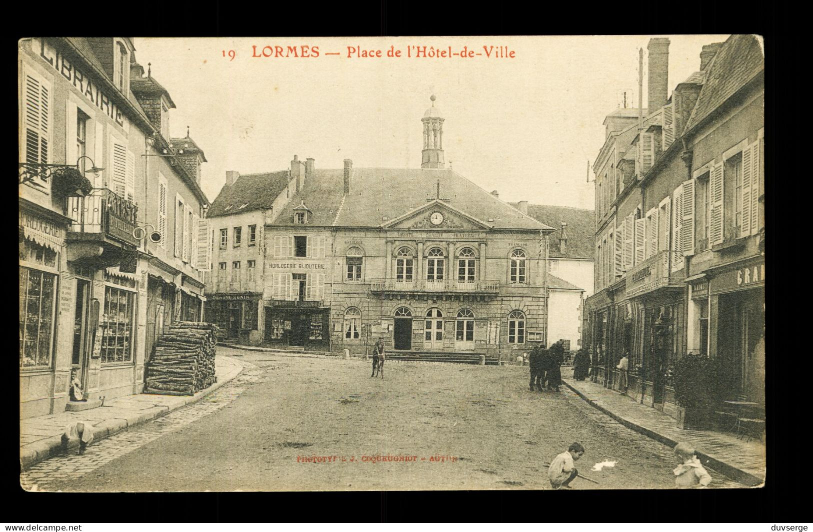 58 Nievre Lormes Place De L ' Hotel De Ville - Lormes