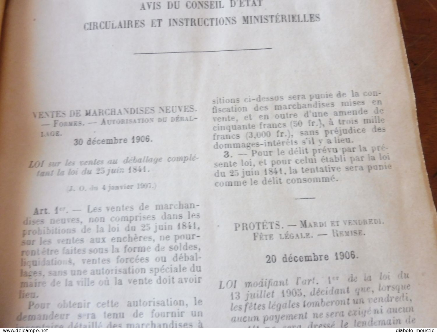 1907  RECUEIL des LOIS : Absinthes, Vers à soie, Séparation des églises et de l'Etat, destruction corbeaux; ; Etc ; Etc