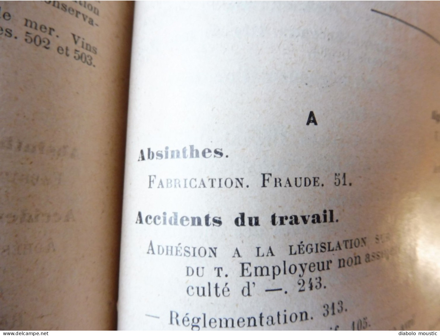 1907  RECUEIL des LOIS : Absinthes, Vers à soie, Séparation des églises et de l'Etat, destruction corbeaux; ; Etc ; Etc