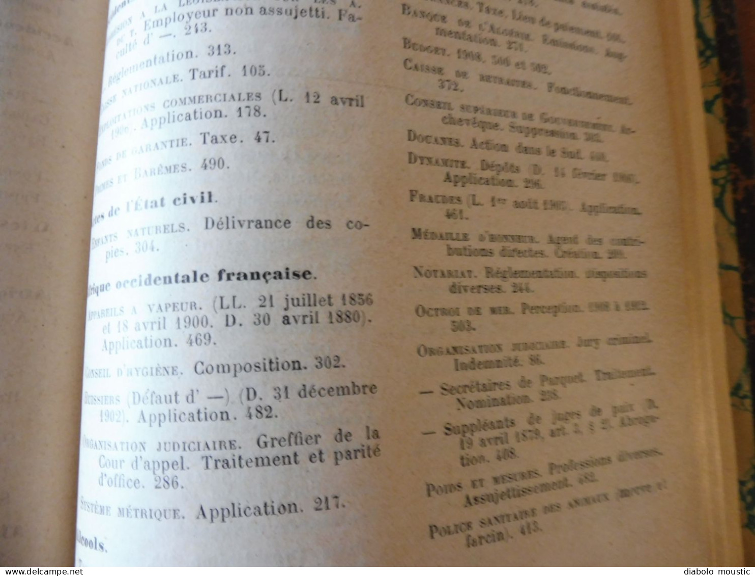 1907  RECUEIL des LOIS : Absinthes, Vers à soie, Séparation des églises et de l'Etat, destruction corbeaux; ; Etc ; Etc