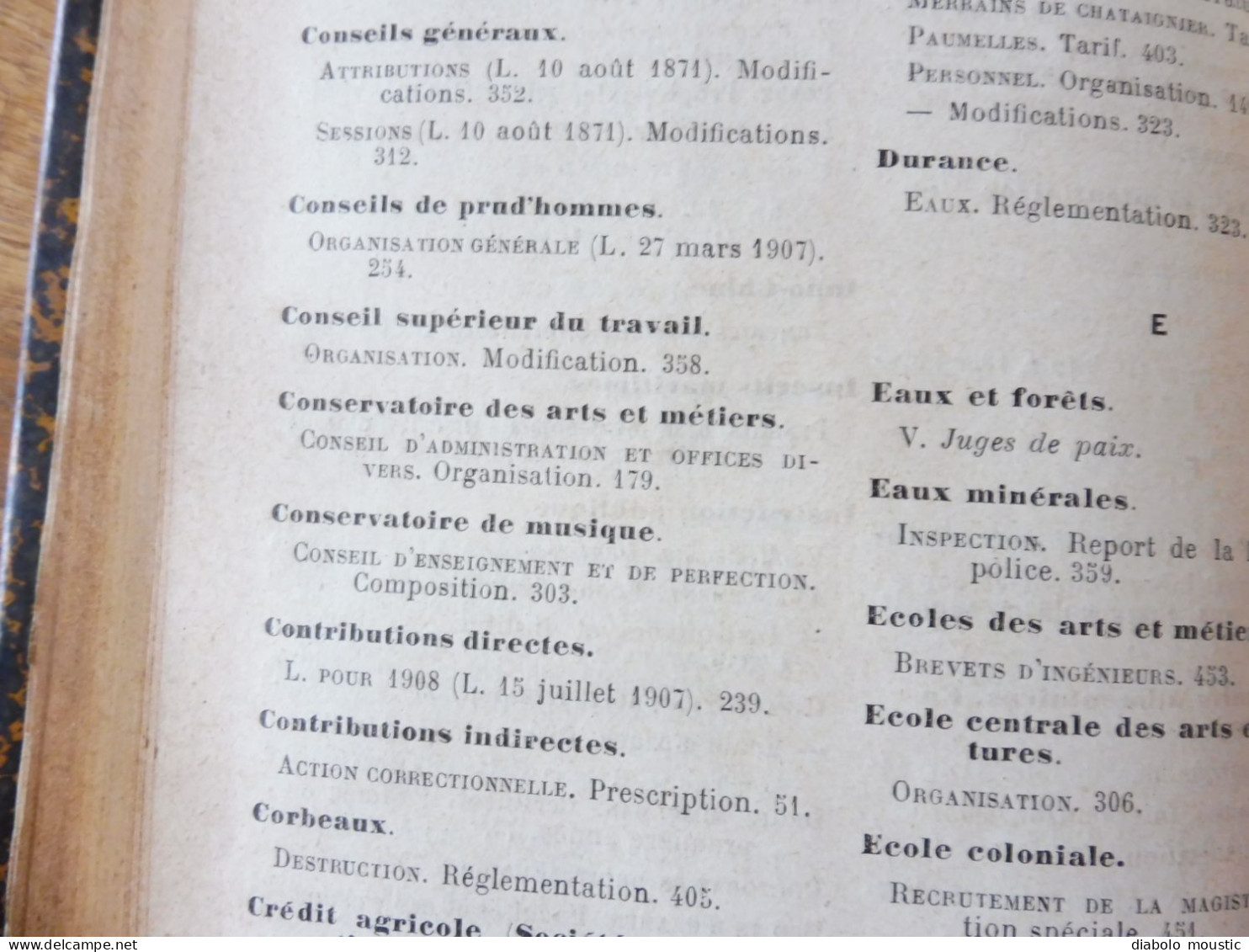 1907  RECUEIL des LOIS : Absinthes, Vers à soie, Séparation des églises et de l'Etat, destruction corbeaux; ; Etc ; Etc