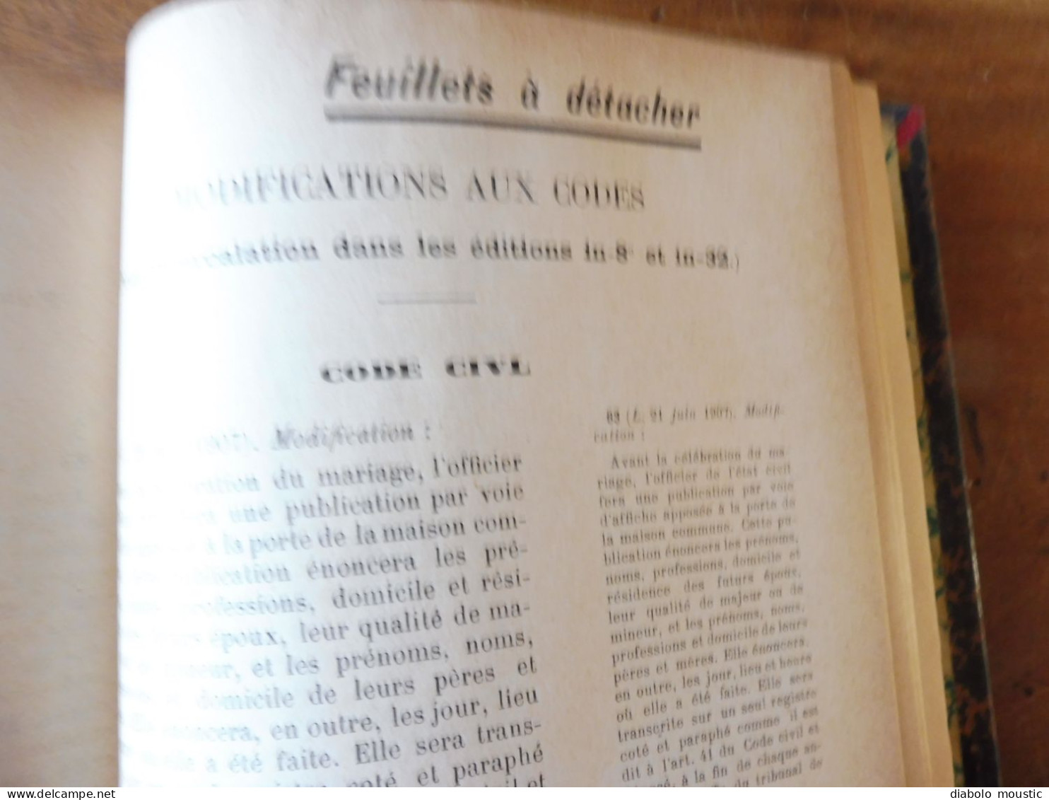 1907  RECUEIL des LOIS : Absinthes, Vers à soie, Séparation des églises et de l'Etat, destruction corbeaux; ; Etc ; Etc